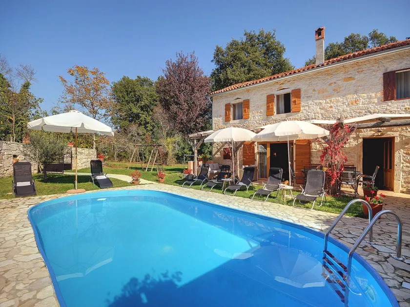 Villa in Batlug with Private Pool - Image 1