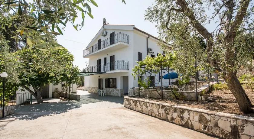 Residenza Piccolo Uliveto - Image 1