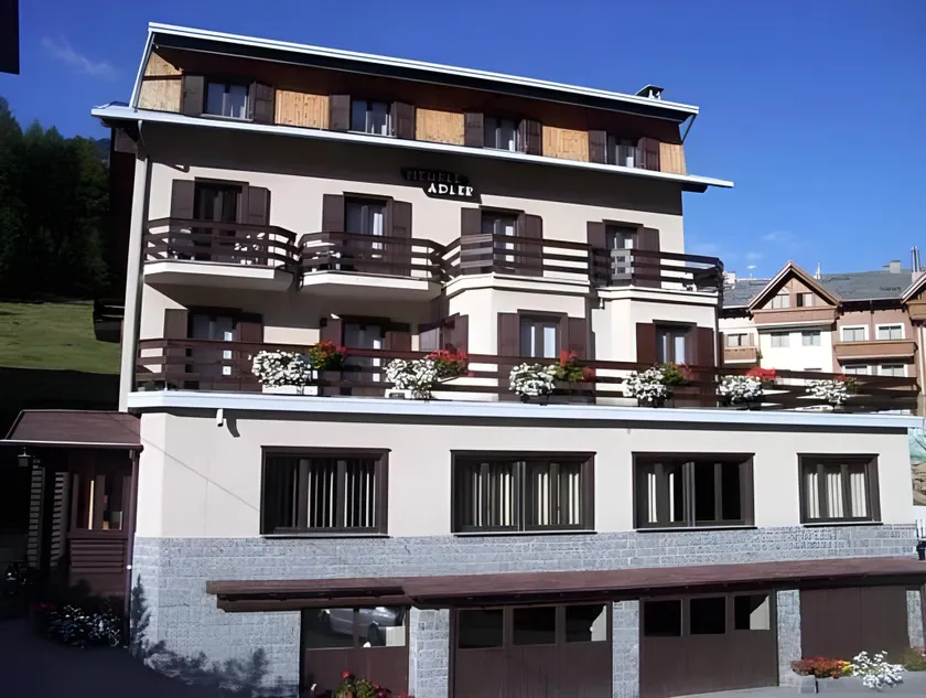 Hotel Meublè Adler - Rooms & Mountain Apartments - Image 1