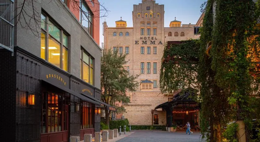 Hotel Emma at Pearl on the Riverwalk - Image 1
