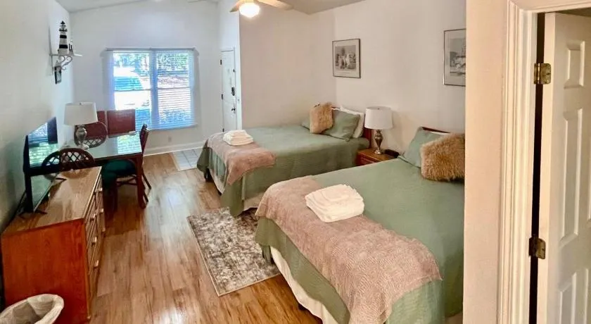 Beautiful Newly Remodeled Mini Suite at Sea Trail Resort - Image 1