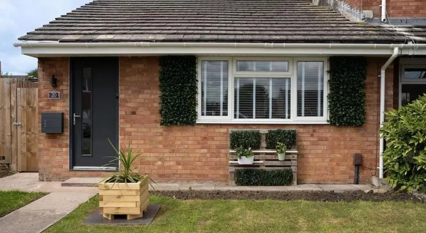 Modern 2 bedroom Bungalow near Bath - Image 1