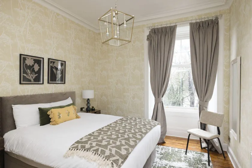 JOIVY Stylish Flat near Calton Hill - Image 1