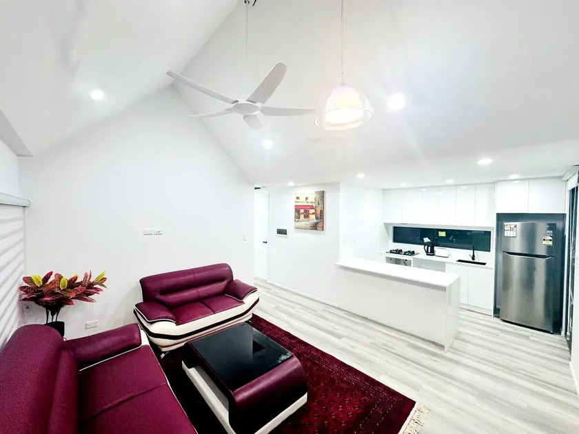 Holiday Home on Acreage Block Next to M1 and Close to Everything - Image 1