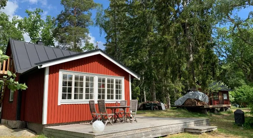 Sommarhus på ö i Stockholm - Image 1