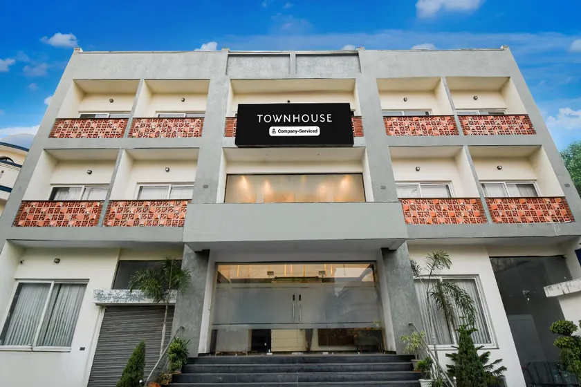 OYO Townhouse Vibhuti Khand Gomti Nagar Formerly Pratham Inn - Image 1
