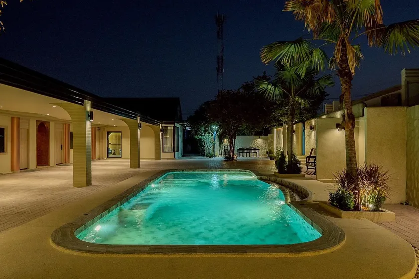 Yacht Pool&Gallery Villa - Image 1