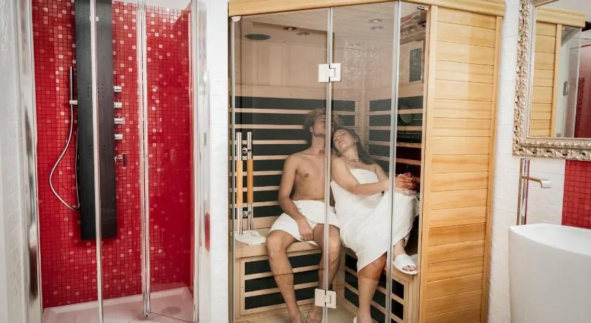 Two Chic Guesthouse - Image 1