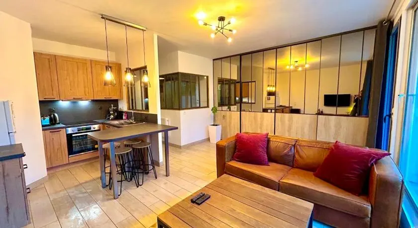 Le petit Hameau, t2 avec jardin et parking - Image 1
