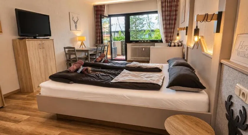 Ferienwohnung Stephanie im Landhotel Seeg - Image 1