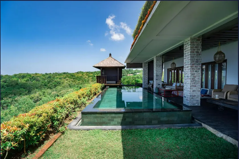 The Ocean Views Luxury Villas & Apartment - Image 1