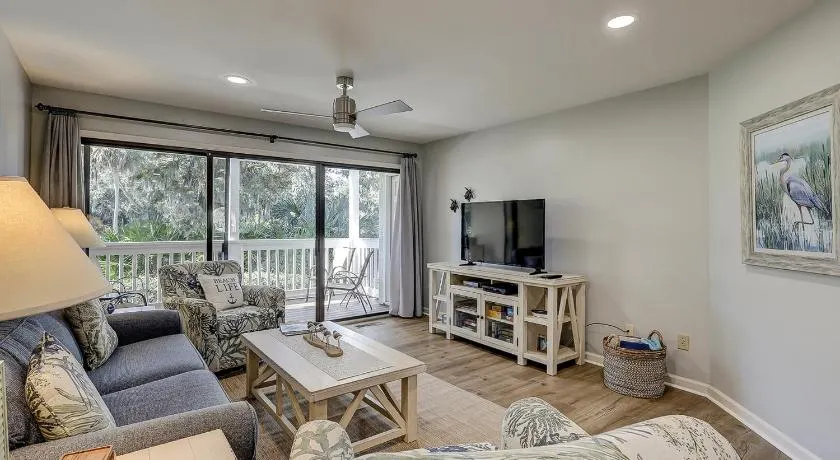 Wonderful luxury condo with great golf views K Bed Beach gear & bike rentals - Image 1