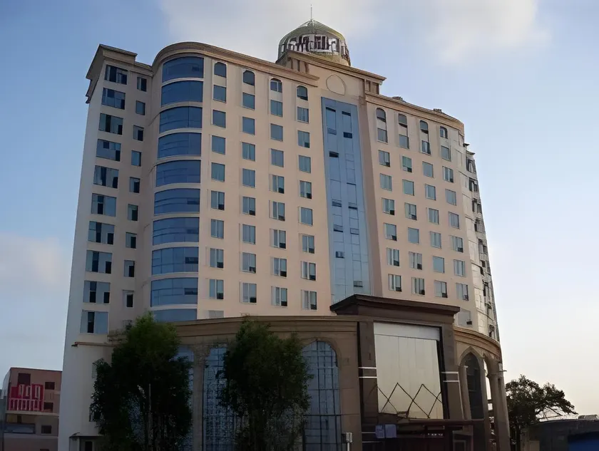Golden Palace Hotel - Image 1
