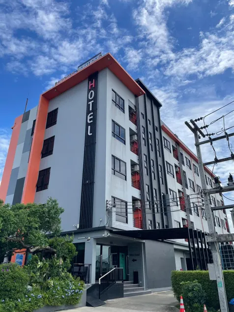 Bangkok Boutique Resort Rangsit - Image 1