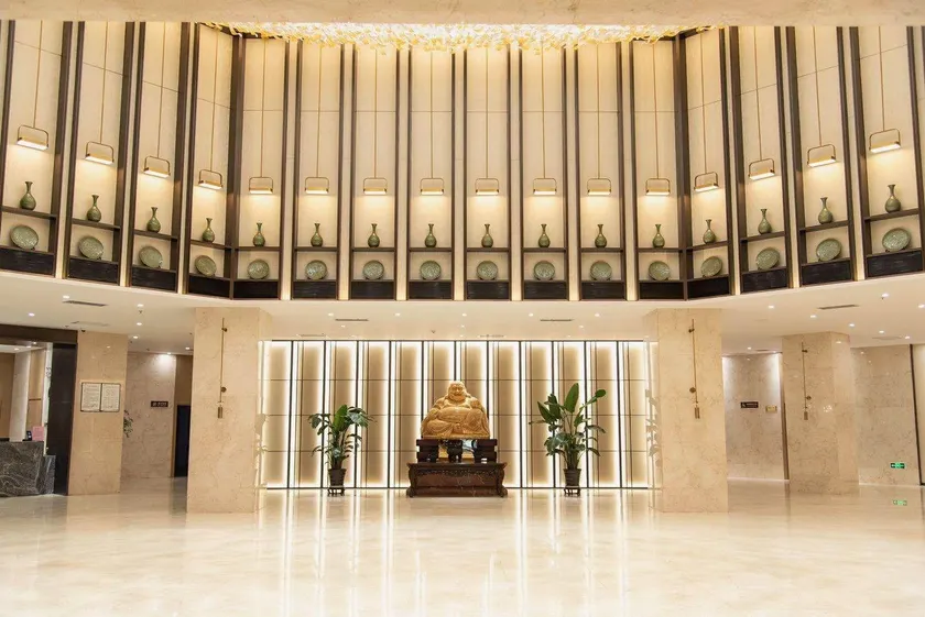 Zhengyang International Hotel - Image 1