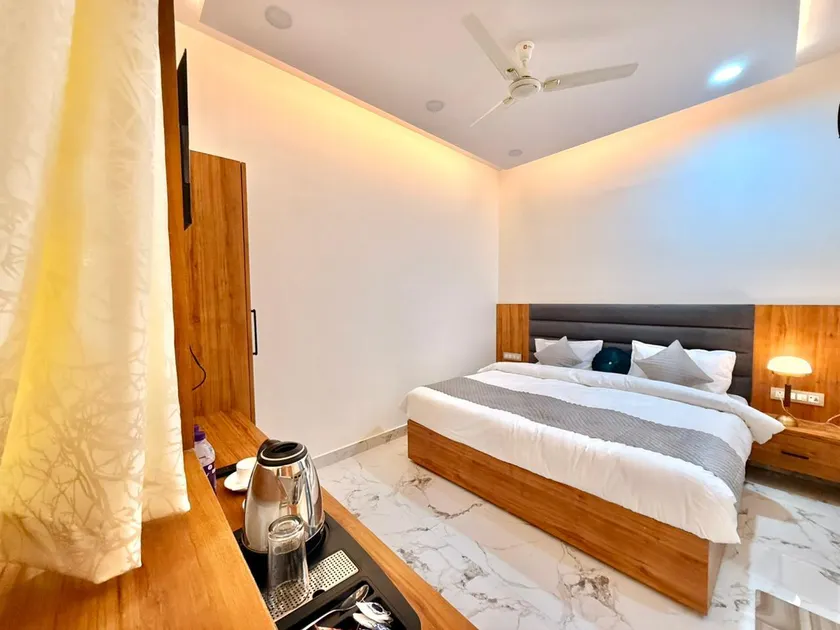 Hotel Betwa sarowar - Image 1