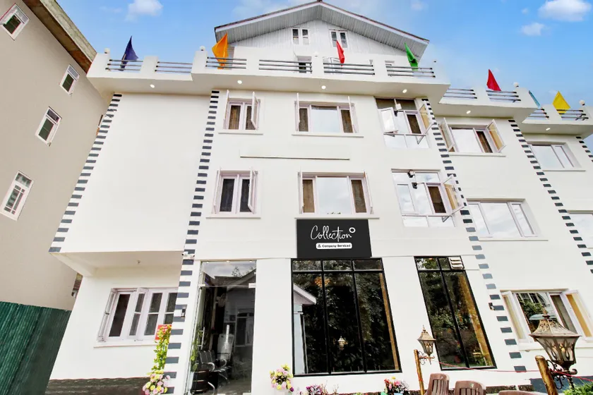 Collection O Dal Lake - Image 1