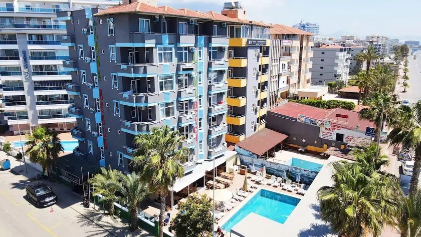 Semt Luna Beach Hotel - Image 1
