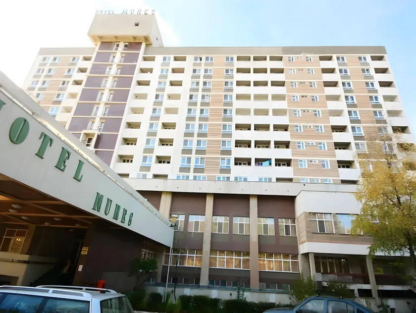 Hotel Mures - Image 1