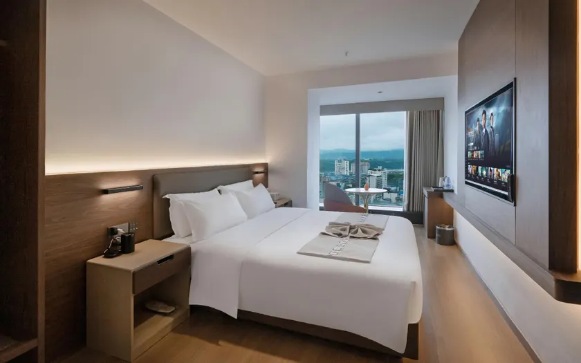 Luzhou Hanyun Sky Hotel (Jiangyang District Shuijinggou Branch) - Image 1
