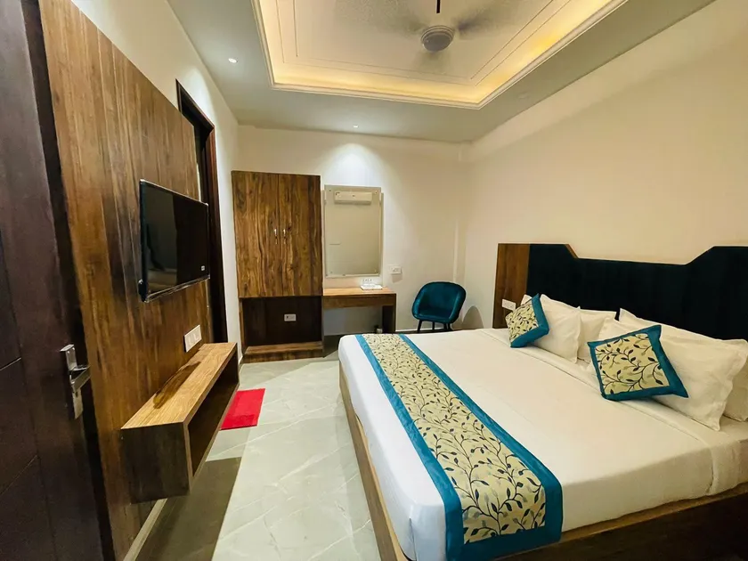 Hotel Dream Town - Image 1