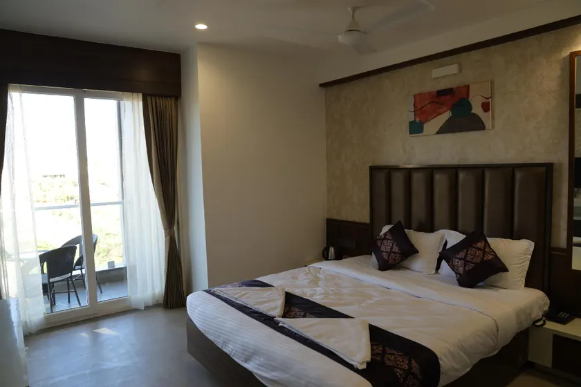 Blisss Hotel Kolhapur - Image 1