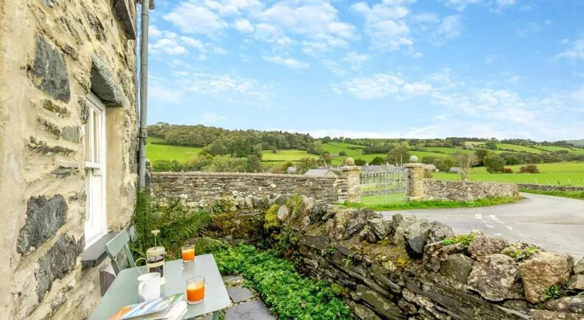 2 Bed in Betws -y- Coed oc-skn03 - Image 1