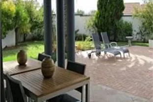 Pictures Guest House Boutique Hotel - Image 1