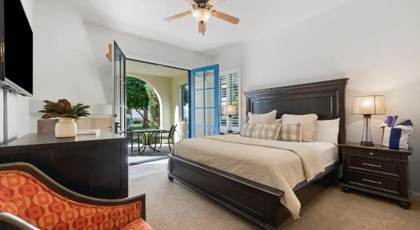 Deluxe King Casita Condo with Access to Outdoor Resort-Style Pool condo - Image 1