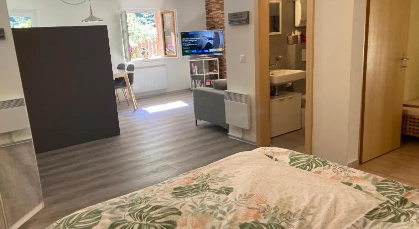 Apartment Morgengruss - 3 Min Walk to Train Station, Central & Quiet - Image 1