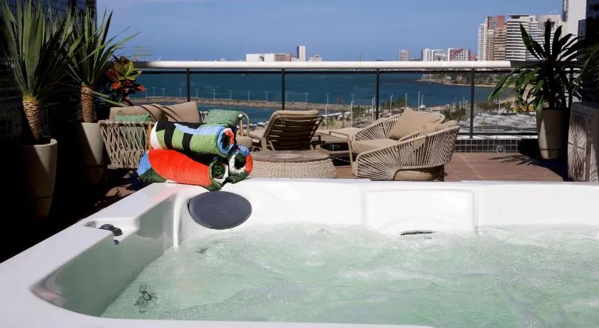 Landscape@UrbanBeach -200 m² de puro luxo - Image 1