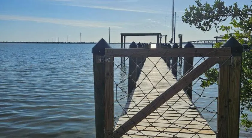 Indian River waterfront apartment with private dock - Image 1