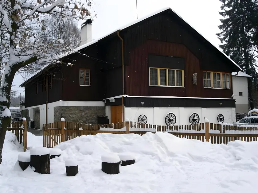 Lovecký hotel Jívák - Image 1