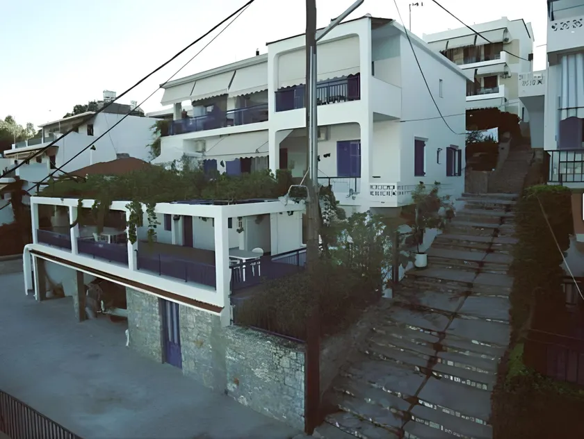 Gorgona Hotel - Image 1