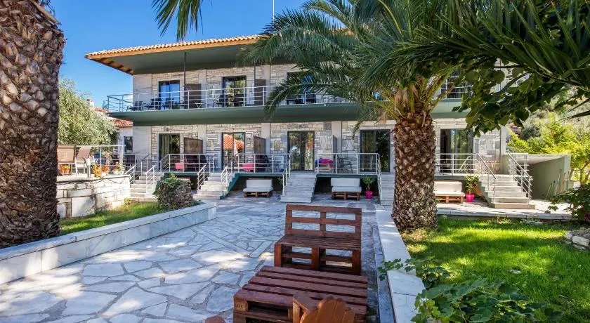Marti Hotel - Image 1