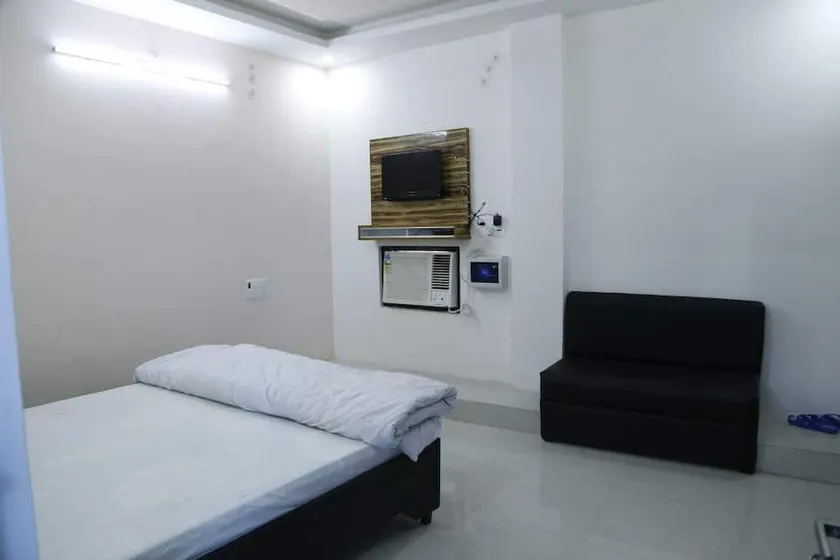 Hotel Relax Inn - Image 1