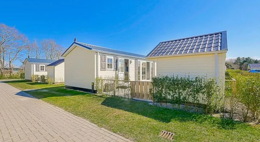 Chalet Neeltje - Chaletpark Luttikduin Callantsoog aan Zee - Image 1