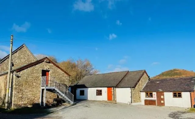 Smithy's Bunkhouse - Image 1