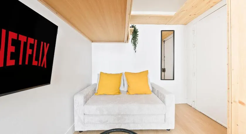 Apartment in le marais - Image 1
