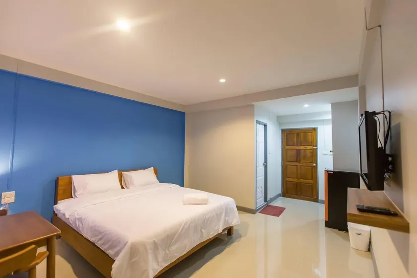 S3 Room Sathahip - Image 1