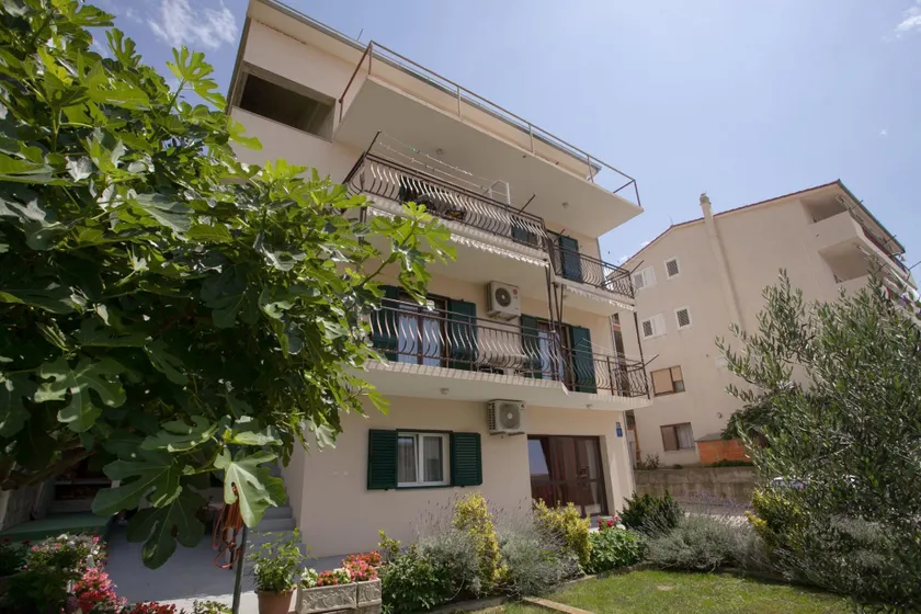 Apartment Petar A1 Dugi Rat, Riviera Omis - Image 1
