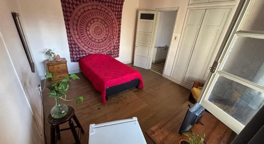 Habitacion Privada, Single Room - Image 1