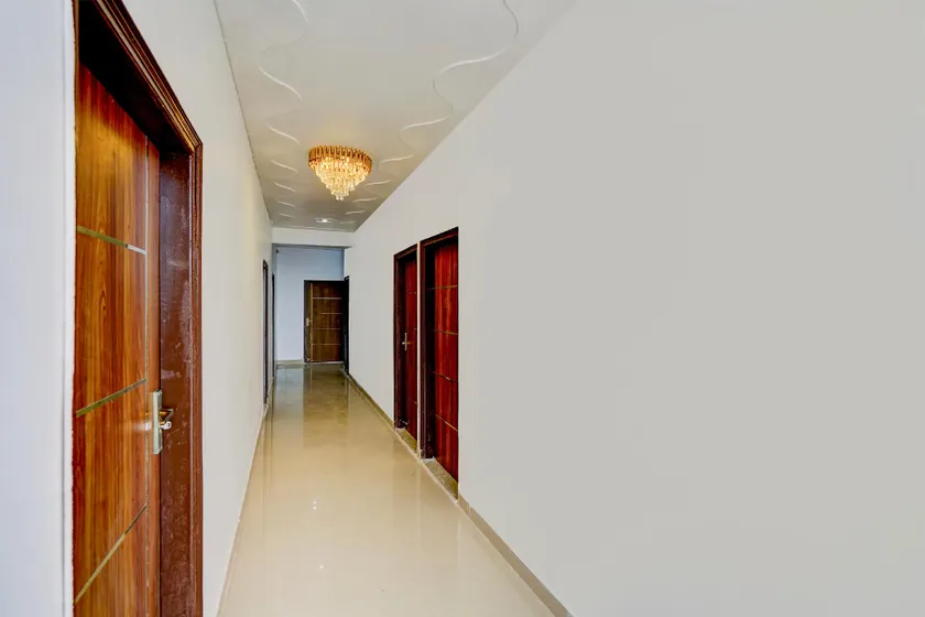 Hotel O by OYO Sweet Home Guest House - Image 1