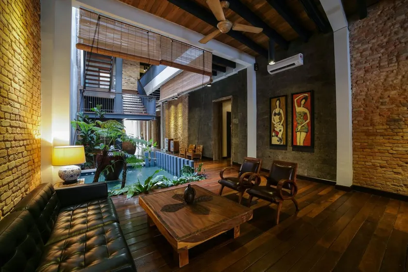 1825 Gallery Hotel - Image 1