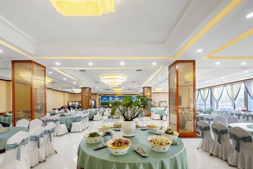 Hohhot Mengda Hotel (Xinhua Square Hailiang) - Image 1
