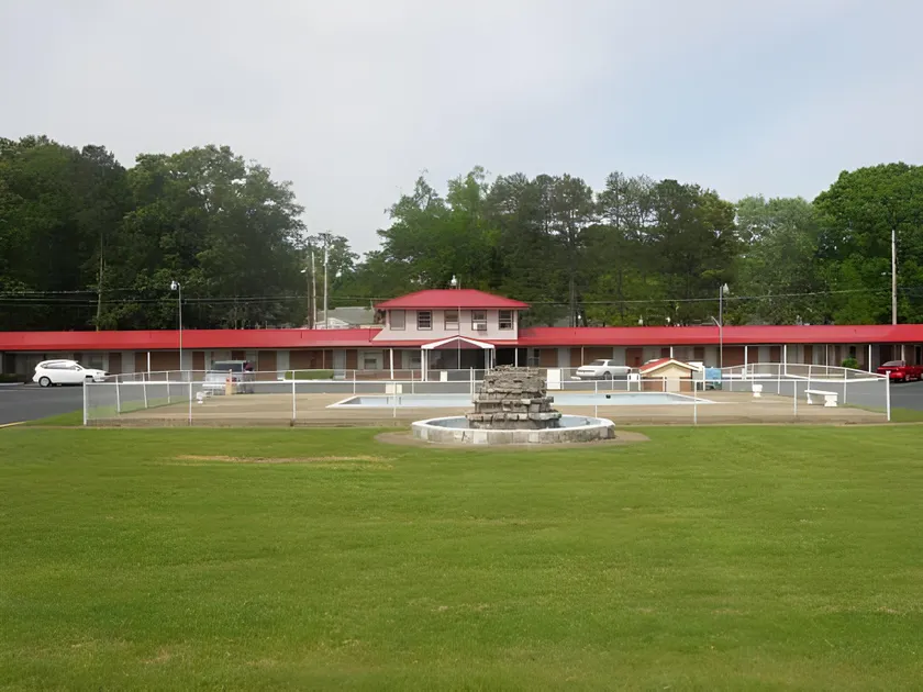 Cascades Motel - Chattanooga - Image 1