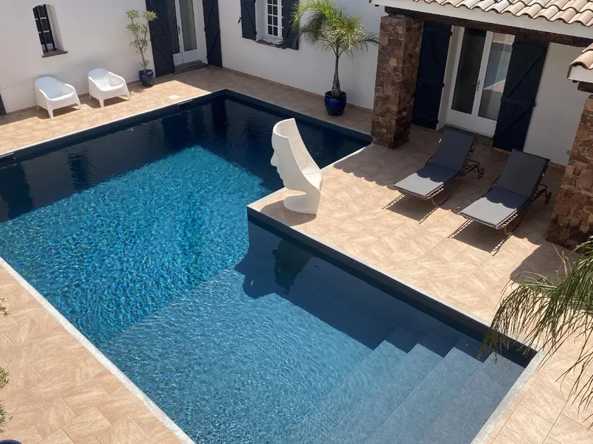 Le Patio Bleu - Image 1