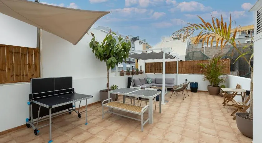 Kite & Surf Nomad House - Image 1