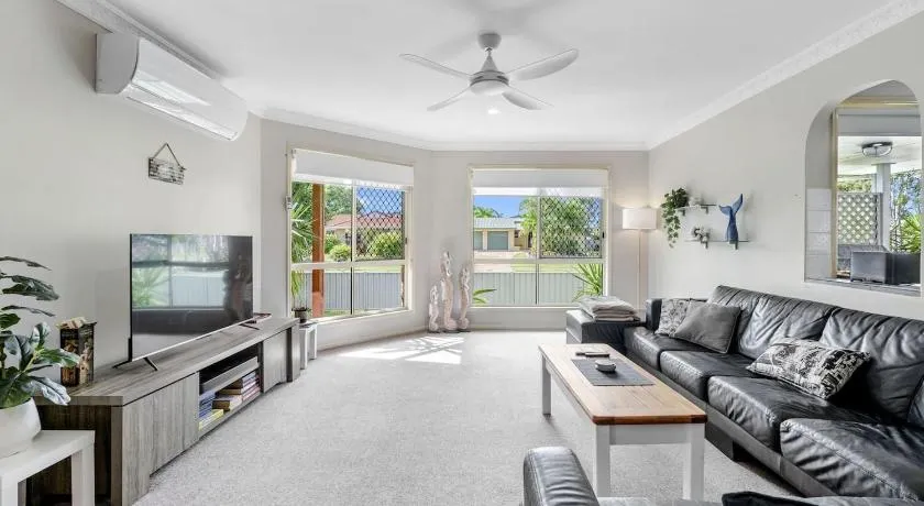 Wattlebird Lane - Sunny Family Friendly Abode - Image 1