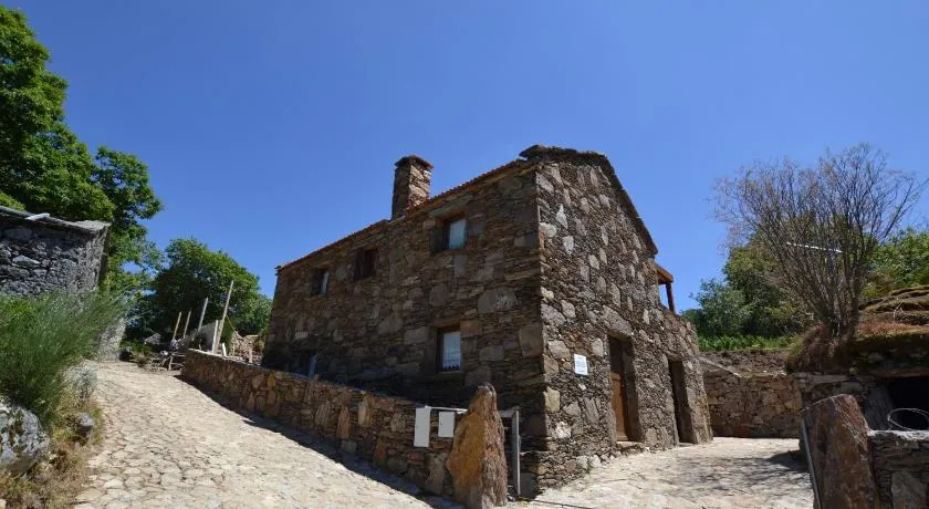 Casas de Xisto, Branda da Aveleira - Image 1